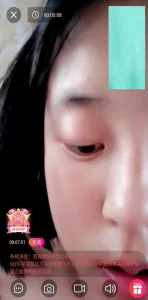 【章哥经典】裸聊清纯女大
